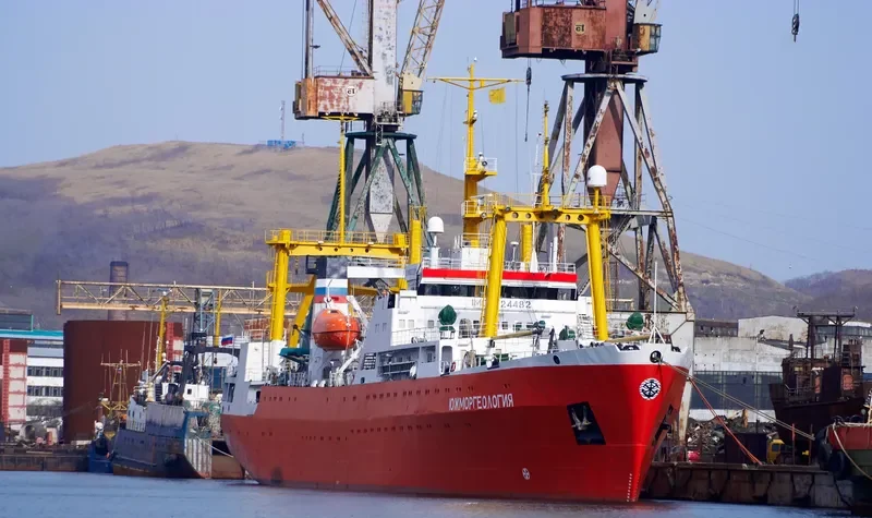 YUZHMORGEOLOGIYA General Cargo IMO 8724482 photo 4