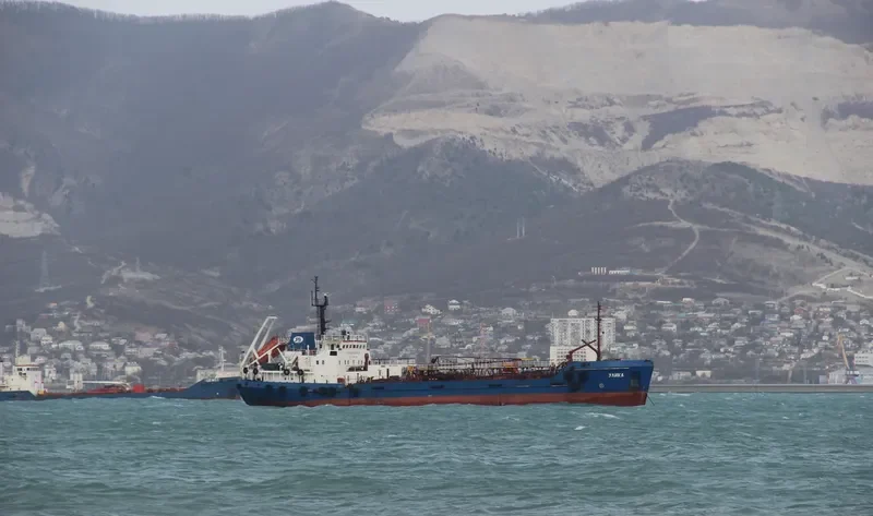 ULIKA Tanker IMO 8728218 photo 6