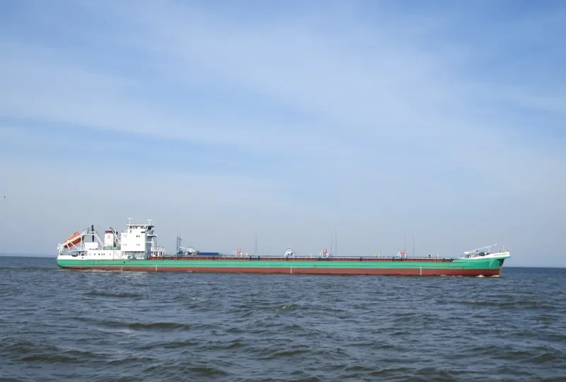 VOLGA FLOT 6 Tanker IMO 8745709 photo 2
