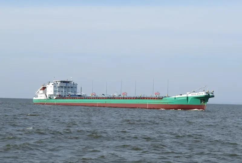 VOLGA FLOT 6 Tanker IMO 8745709 photo 3