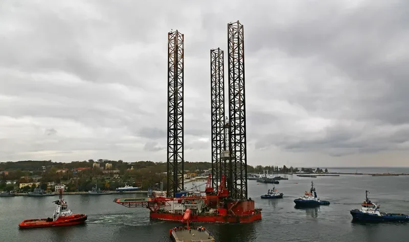 PETROBALTIC Offshore Vessel IMO 8753940 photo 9