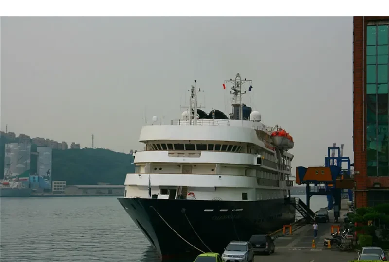 CALEDONIAN SKY Passenger Ship IMO 8802870 photo 9