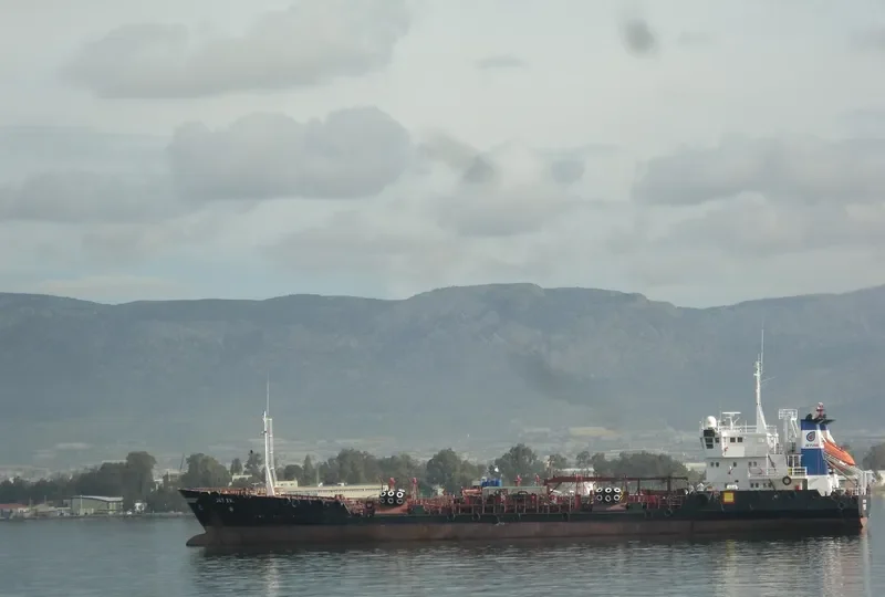 GUARDAFUI I Tanker IMO 8806046 photo 9