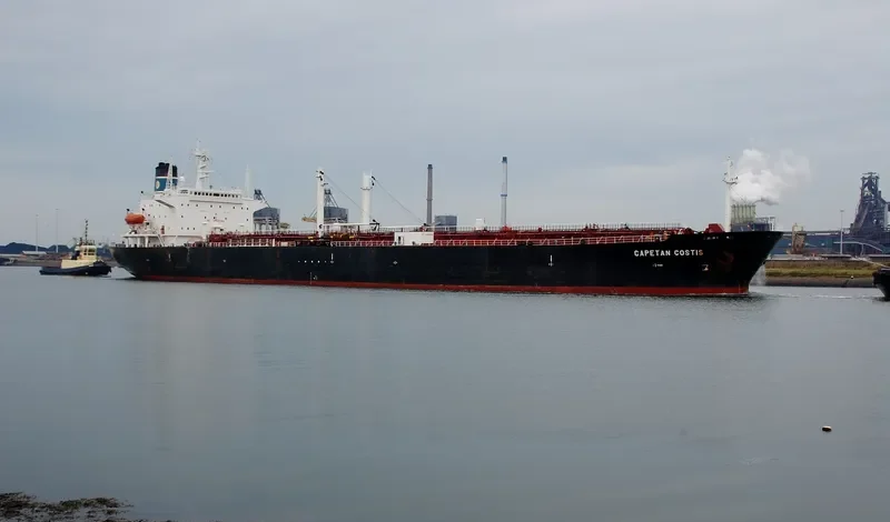 BREEZE Tanker IMO 8806888 photo 2