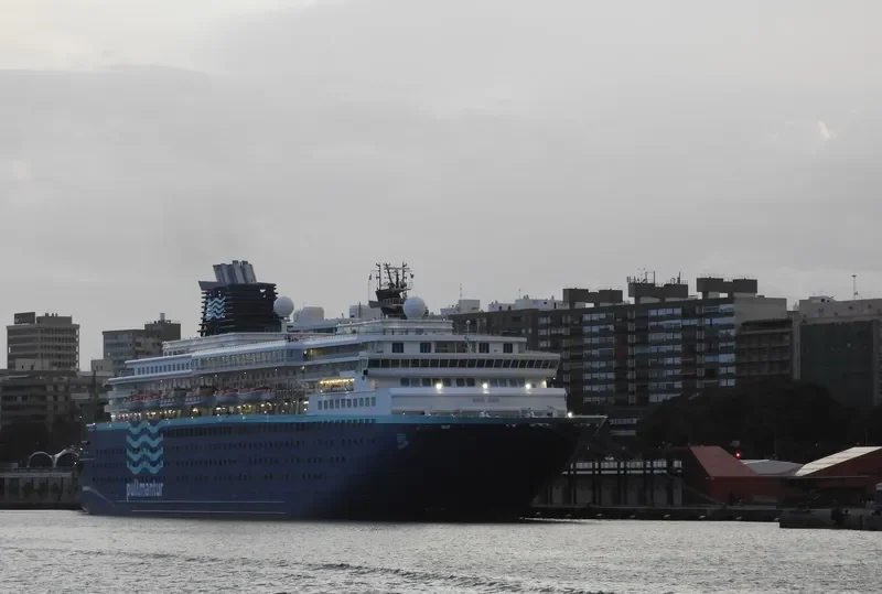 HORIZON Passenger Ship IMO 8807088 photo 6