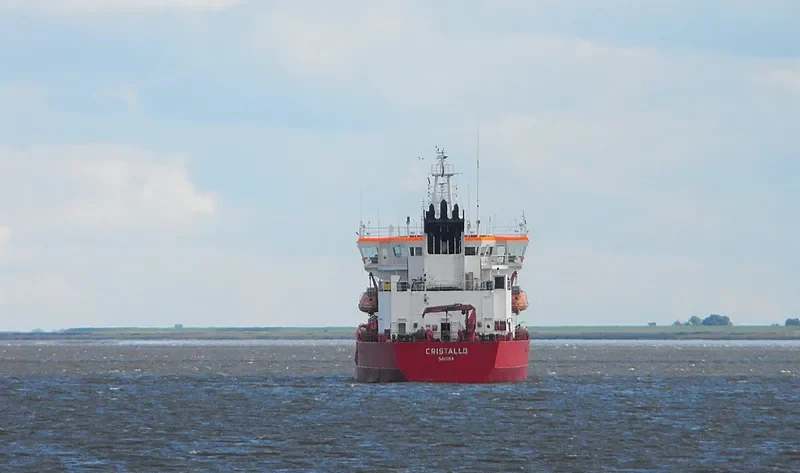 AMUR Tanker IMO 8810176 photo 6