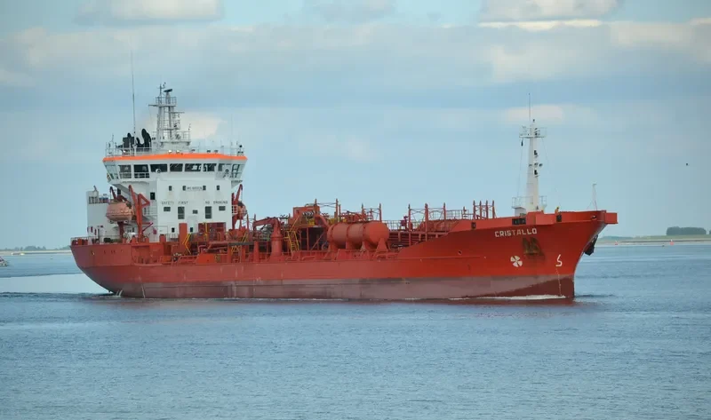 AMUR Tanker IMO 8810176 photo 8