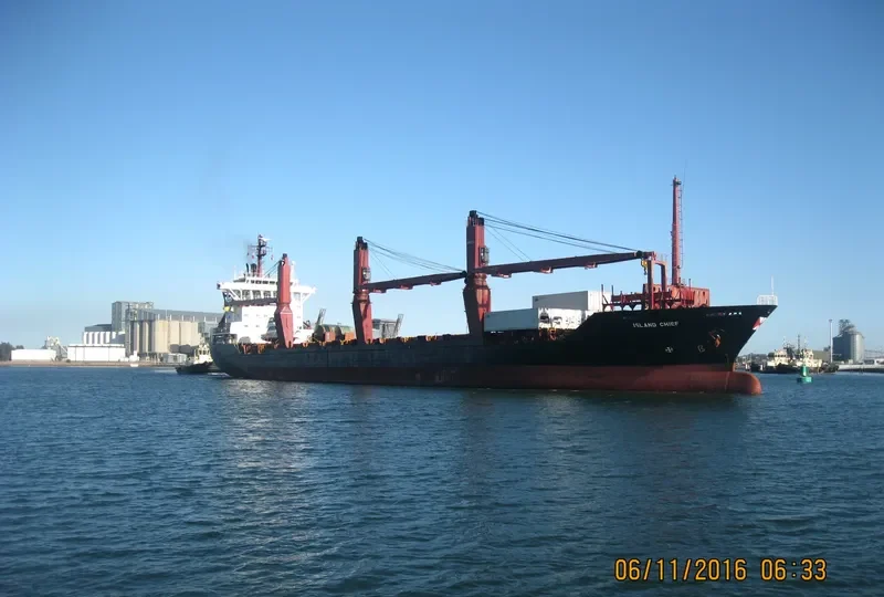 ISLAND CHIEF Container Ship IMO 8810449 photo 8
