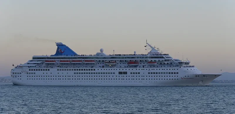 CROWN IRIS Passenger Ship IMO 8814744 photo 5