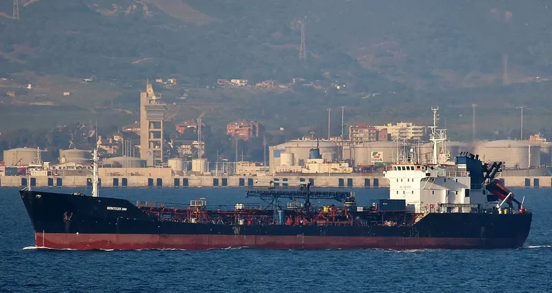 HERCULES 300 Tanker IMO 8814861 photo 2