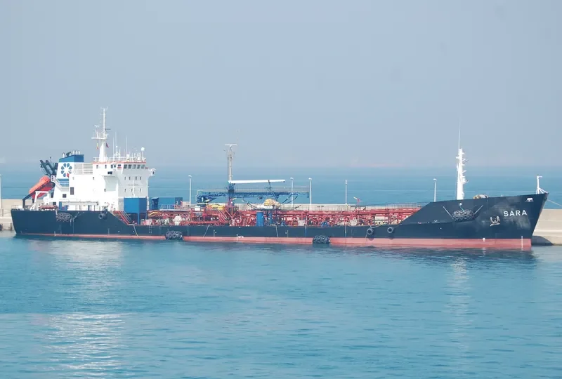 HERCULES 300 Tanker IMO 8814861 photo 6