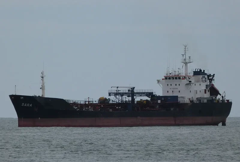 HERCULES 300 Tanker IMO 8814861 photo 8