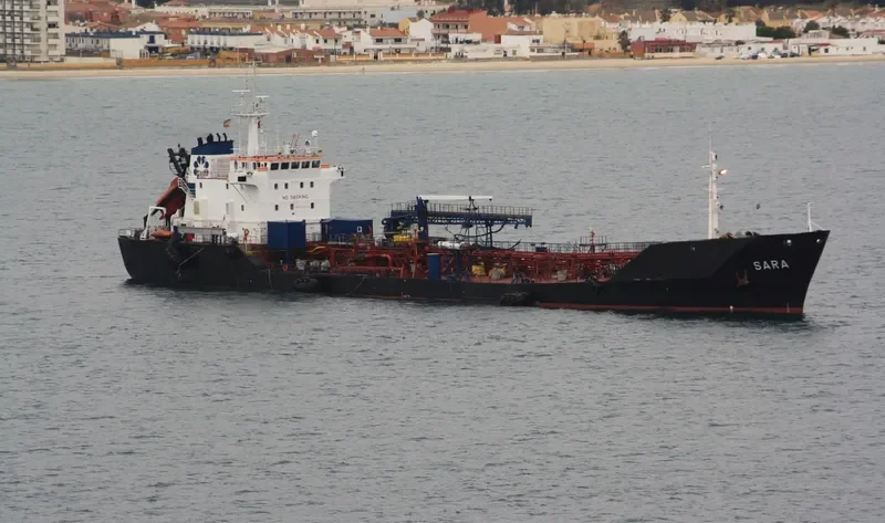 HERCULES 300 Tanker IMO 8814861 photo 10