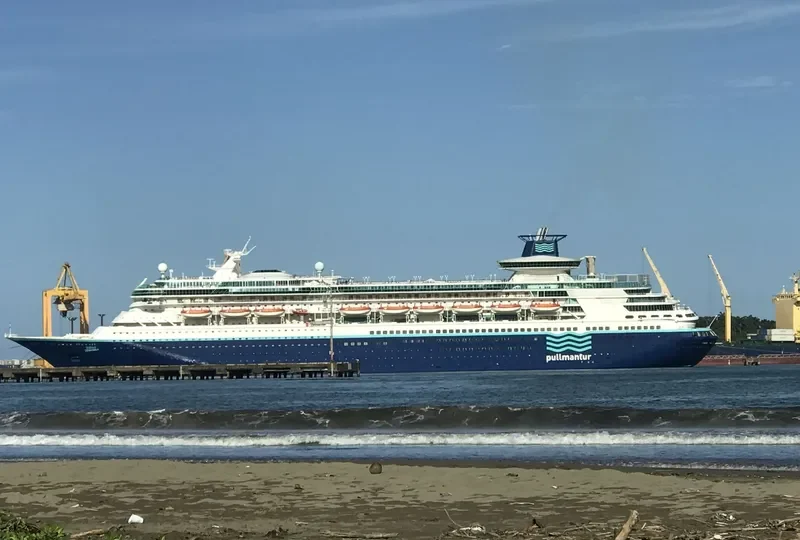 MONARCH Passenger Ship IMO 8819500