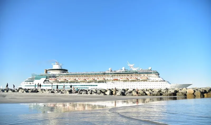 MAJESTY Passenger Ship IMO 8819512 photo 4