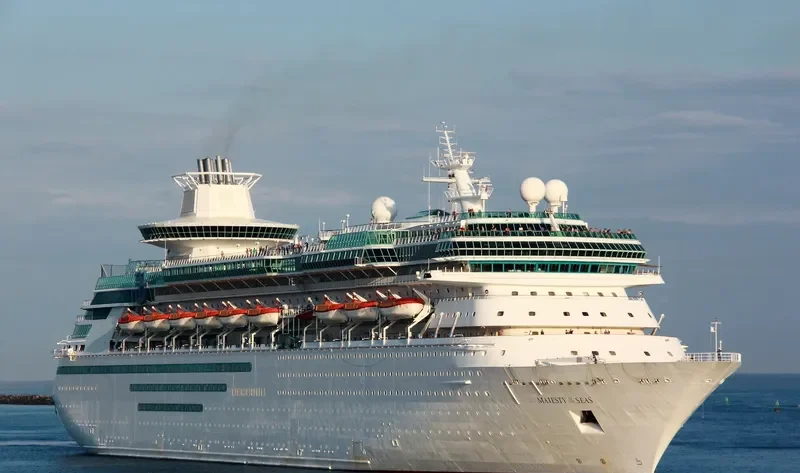 MAJESTY Passenger Ship IMO 8819512 photo 6