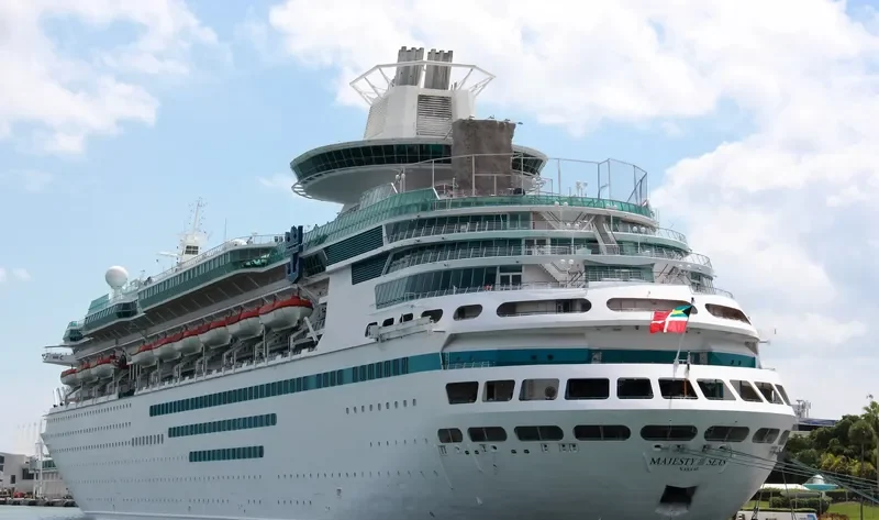 MAJESTY Passenger Ship IMO 8819512 photo 7