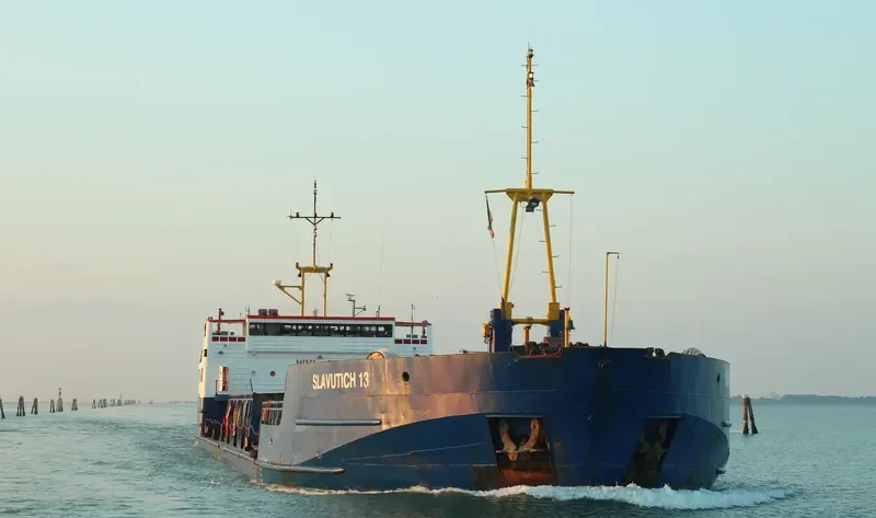 SLAVUTICH 13 General Cargo IMO 8841527 photo 8