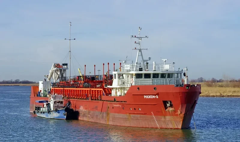 ROSCHEM 2 Tanker IMO 8862935 photo 3