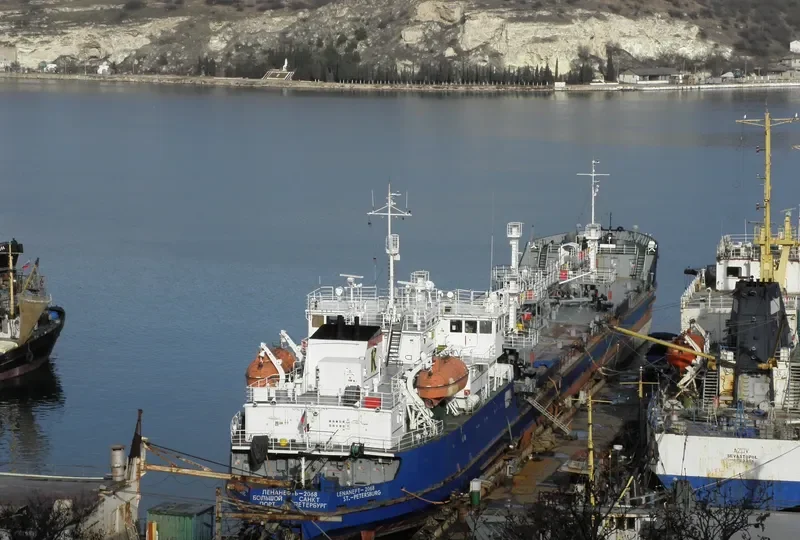 LENANEFT 2068 Tanker IMO 8879847 photo 3