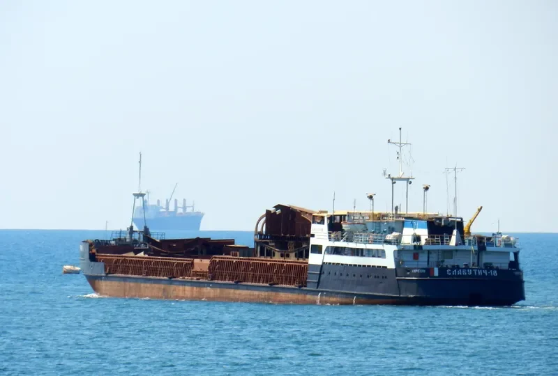 SLAVUTICH 18 General Cargo IMO 8887856 photo 4