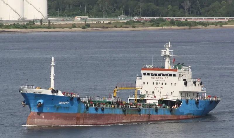 INFINITY Tanker IMO 8891235 photo 2