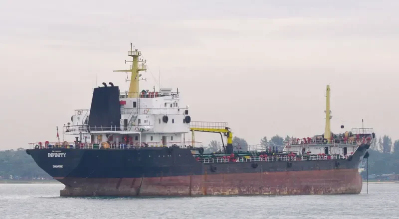 INFINITY Tanker IMO 8891235 photo 3