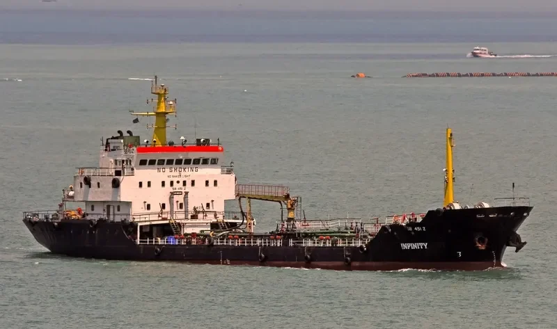 INFINITY Tanker IMO 8891235 photo 4