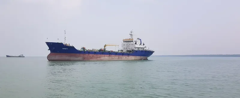 INFINITY Tanker IMO 8891235 photo 8