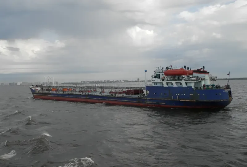 VOLGONEFT 101 Tanker IMO 8891998 photo 3
