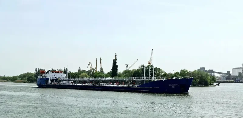 VOLGONEFT 101 Tanker IMO 8891998 photo 9