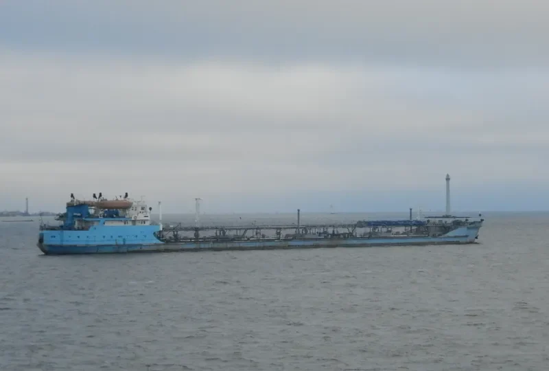 VOLGONEFT 152 Tanker IMO 8898623 photo 3