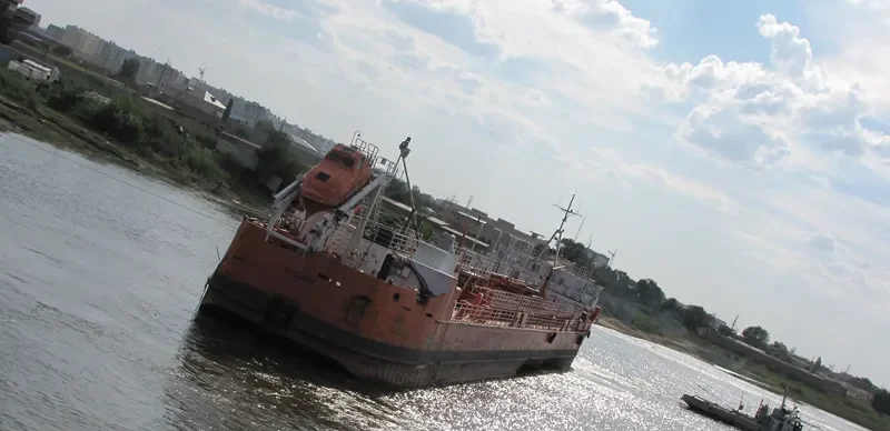 ROSCHEM Tanker IMO 8899029 photo 4