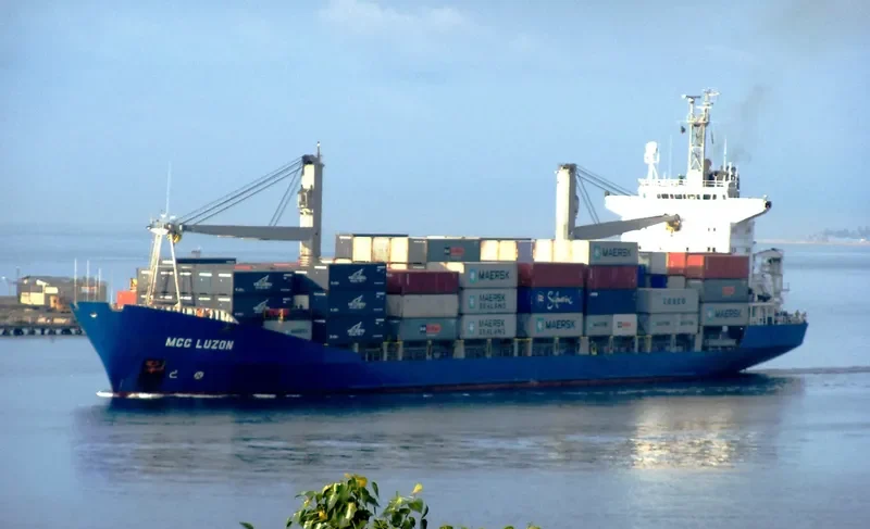 MCC LUZON Container Ship IMO 8900842 photo 2