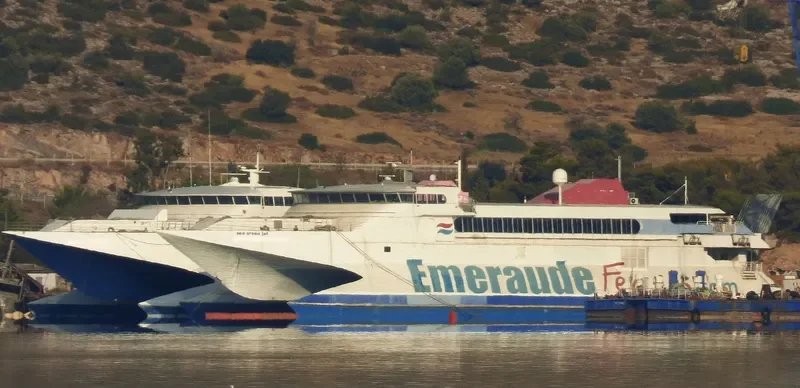 EMERAUDE FRANCE Ro-Ro IMO 8903703