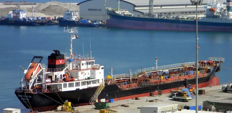 FALCON 18 Tanker IMO 8907890 photo 2