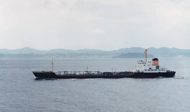 FALCON 18 Tanker IMO 8907890 photo 6