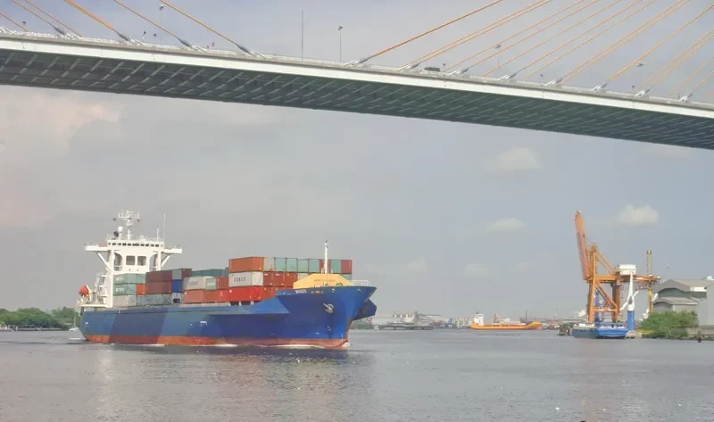 NINOS Container Ship IMO 8909082 photo 3