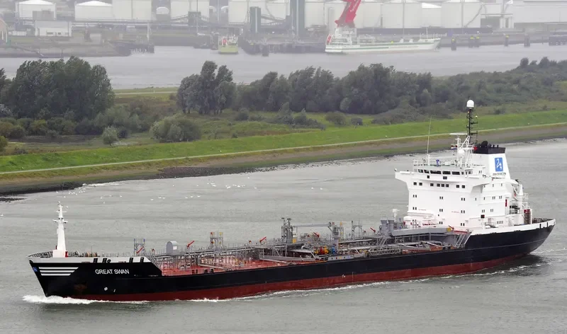 ZALIV KRESTA Tanker IMO 8912508 photo 4