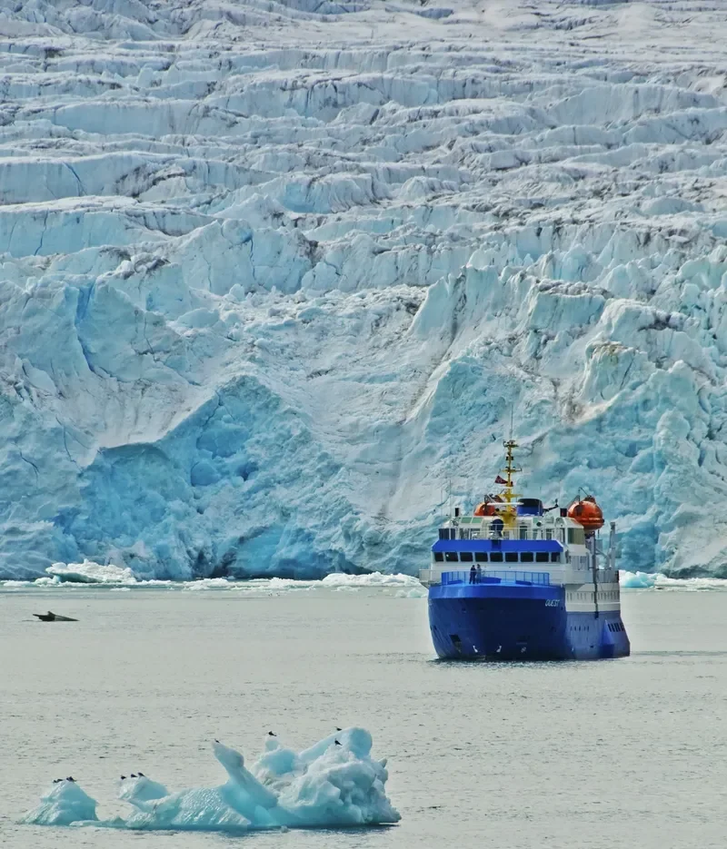 QUEST Passenger Ship IMO 8913904 photo 2