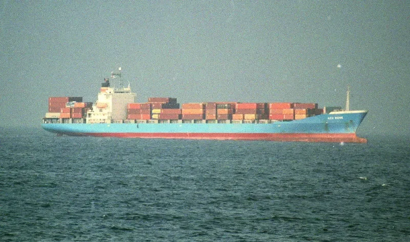 MERATUS MEDAN 3 Container Ship IMO 8914269 photo 3