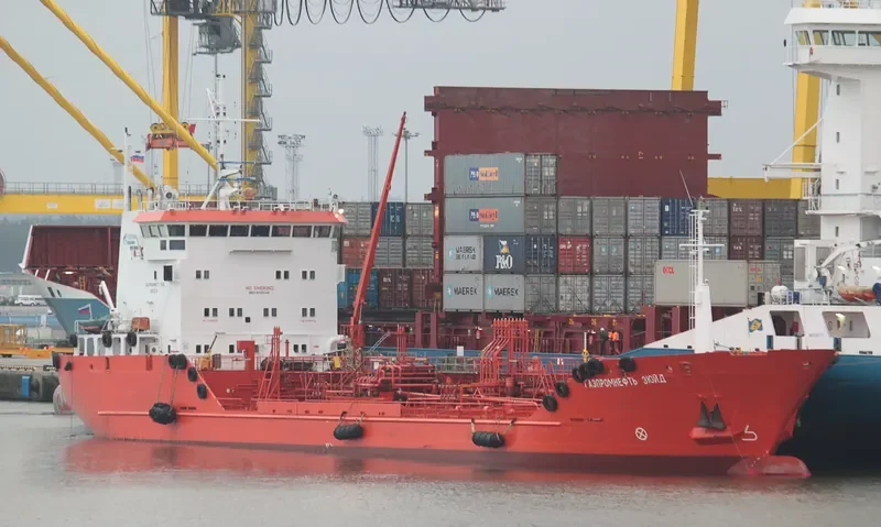 GAZPROMNEFT ZUID Tanker IMO 8915548 photo 4