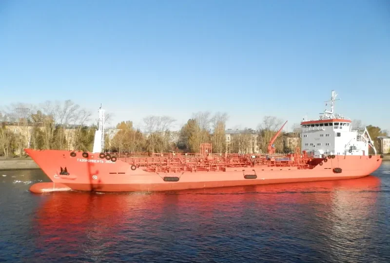 GAZPROMNEFT ZUID Tanker IMO 8915548 photo 5