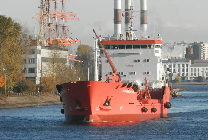 GAZPROMNEFT ZUID Tanker IMO 8915548 photo 6