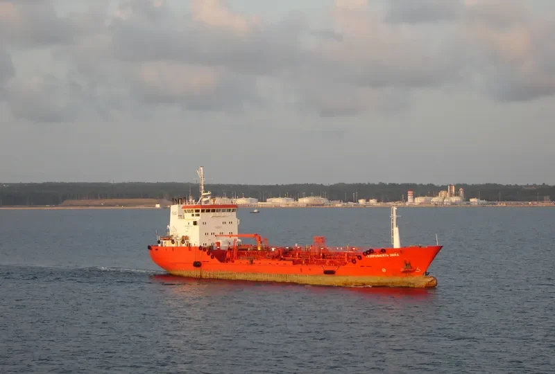 GAZPROMNEFT ZUID Tanker IMO 8915548 photo 10