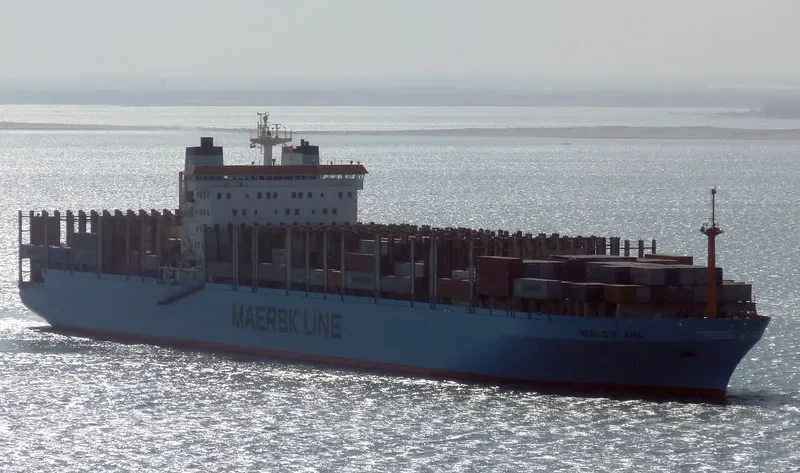 CASHEL Container Ship IMO 8915665 photo 3