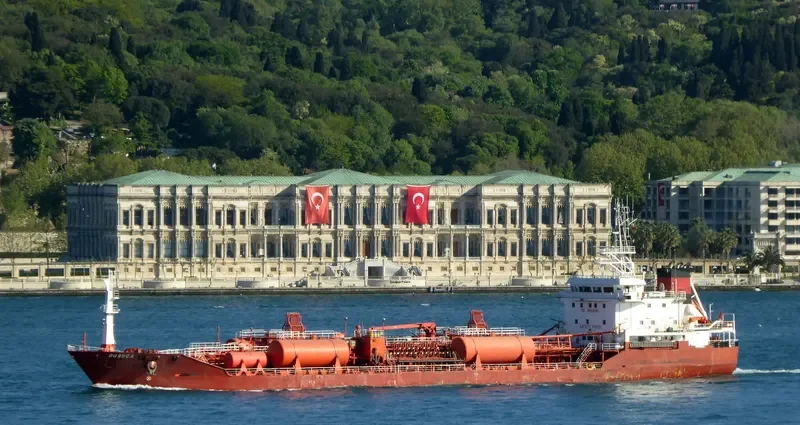 DURUCA Tanker IMO 8916504 photo 5