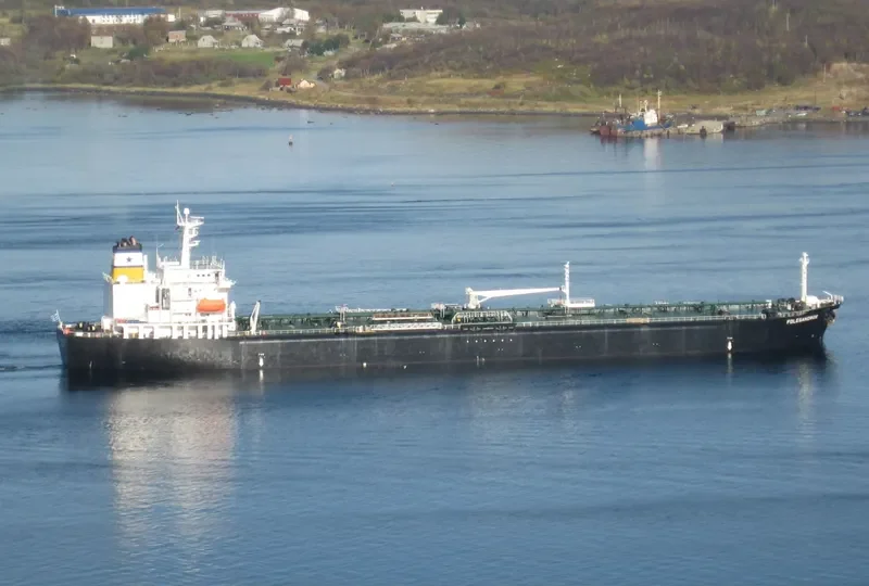 TABUK Tanker IMO 8917467 photo 4