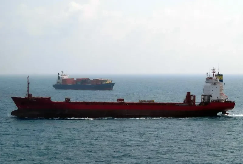 VASI SUN Container Ship IMO 8917687 photo 4