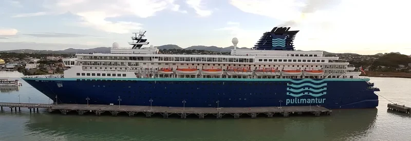 THE ZENITH Passenger Ship IMO 8918136 photo 3